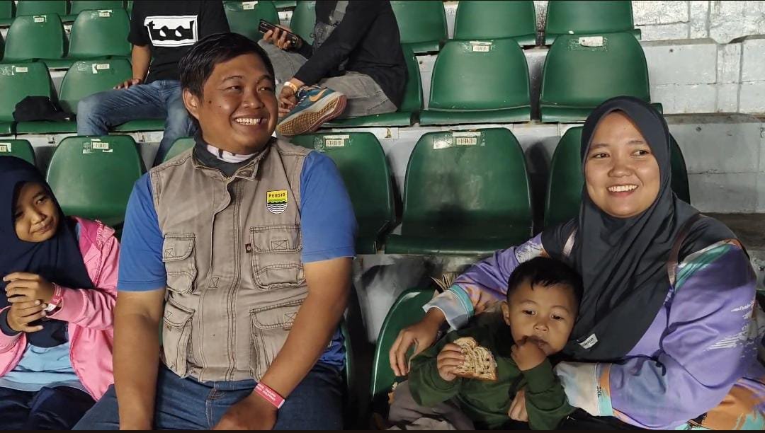 Penonton Sampaikan Apresiasi kepada Polda Jabar, Pengamanan Sepakbola di Sijalak Harupat Aman dan Tertib