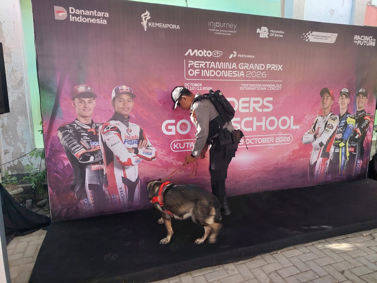 Jamin Keamanan Sampingan MotoGP 2026: Polda NTB Terjunkan Tim K-9 Sterilkan SDN 2 Kuta Jelang Agenda ‘Rider Goes to School’