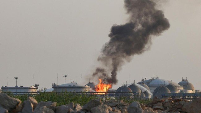 Gedung Saudi Aramco di Dhahran Terbakar Usai Serangan Rudal, Ketegangan Arab Saudi-Houthi Memanas