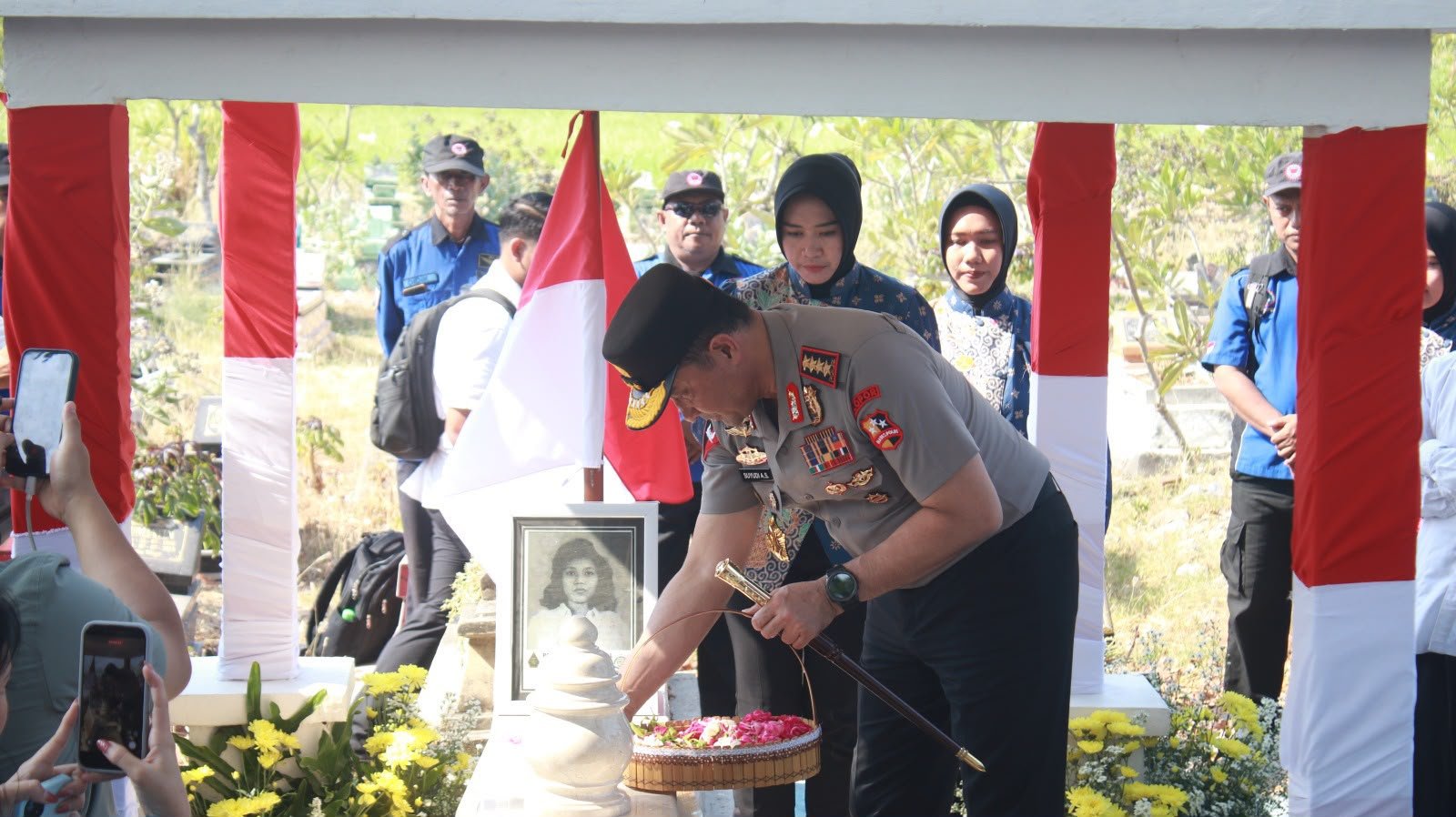 Refleksi Sejarah dan Penghormatan Buruh: Kapolri Ziarahi Makam Marsinah serta Tinjau Museum Perjuangan di Nganjuk