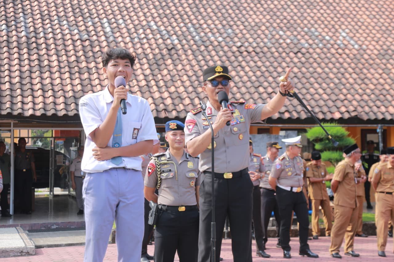Kapolda dan Wakapolda NTB Turun ke Sekolah, Ingatkan Pelajar Jauhi Narkoba