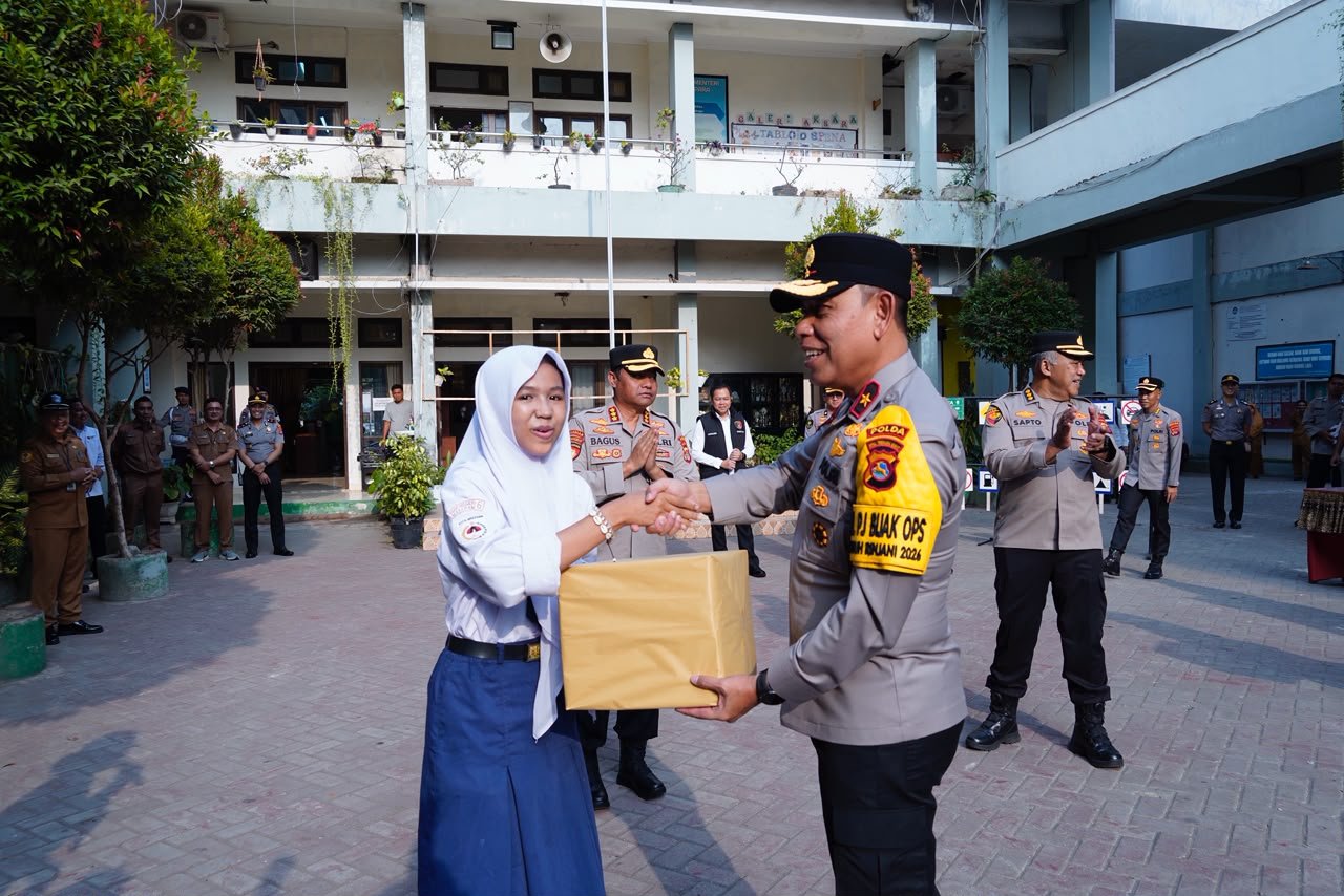 Cegah Bullying dan Kenakalan Remaja, Wakapolda NTB Sambangi SMPN 6 Mataram