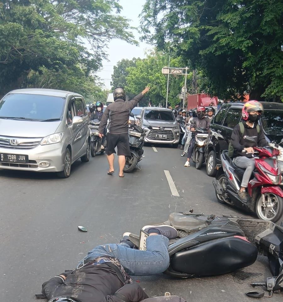 Kecelakaan Maut di Daan Mogot Batuceper, Mahasiswa Tewas Usai Motor Terjatuh dan Terlindas Truk